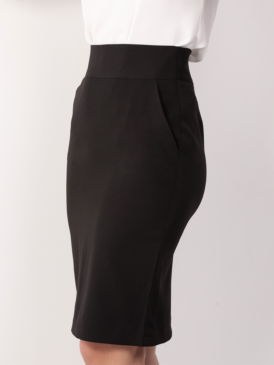 saia-social-preta-com-bolso-3
